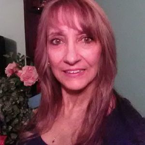 Meet your Posher, Lora